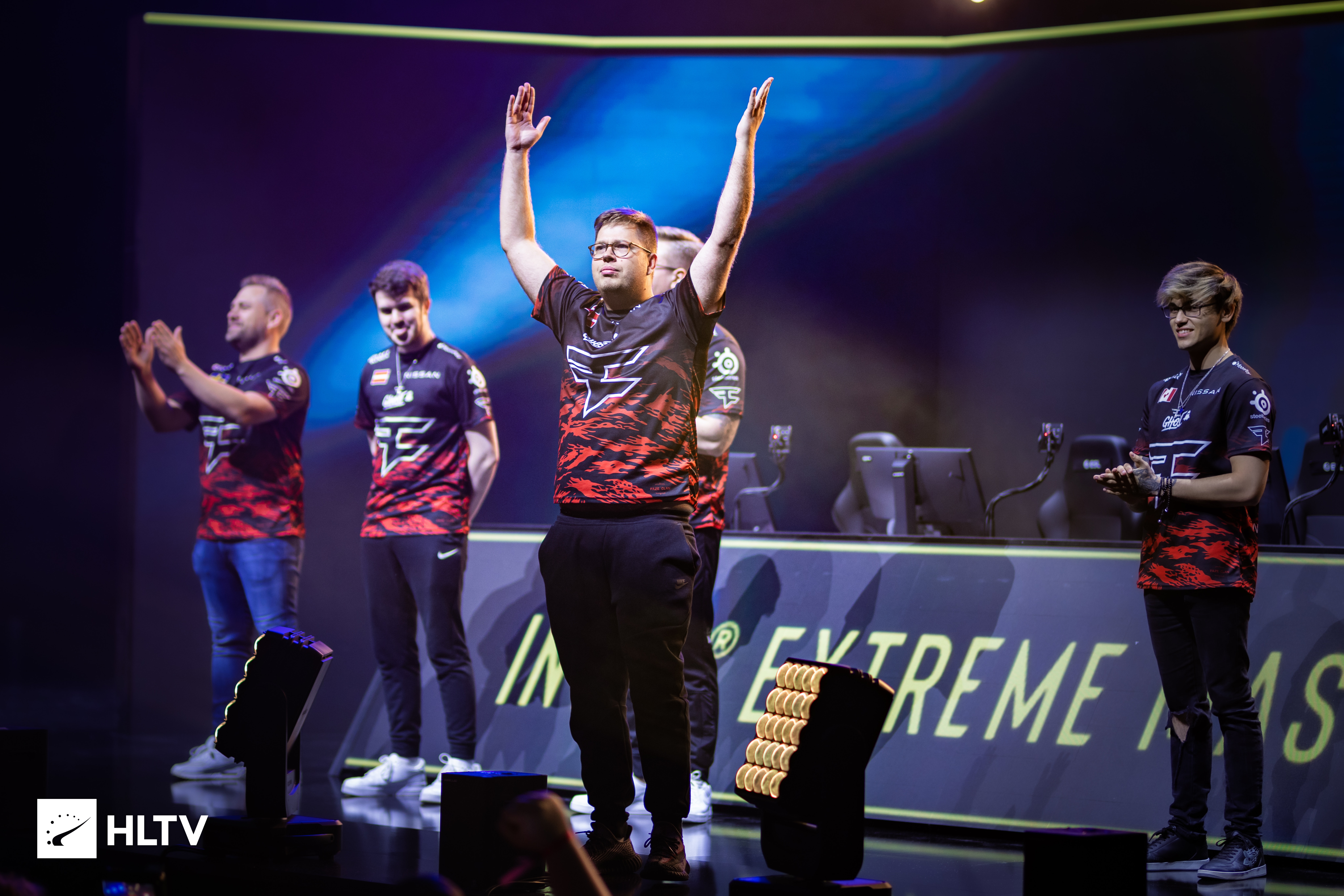 忍者战争回来了？ Invictus Gaming 赢得了所有比赛并晋级四分之一决赛。他们将在24日的四分之一决赛中对阵 Top Esports 。