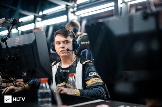 不愧是GZI，GALA成为LPL第二位AD位置FMVP