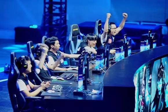 2025lol全球总决赛今日19：00入围赛LNG上演S11首秀