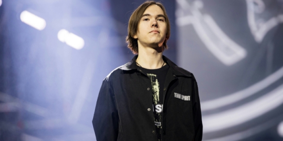 前 LPL 教练Hanyi批评 JD Gaming 教练 cvMax ：你可以BP我...！